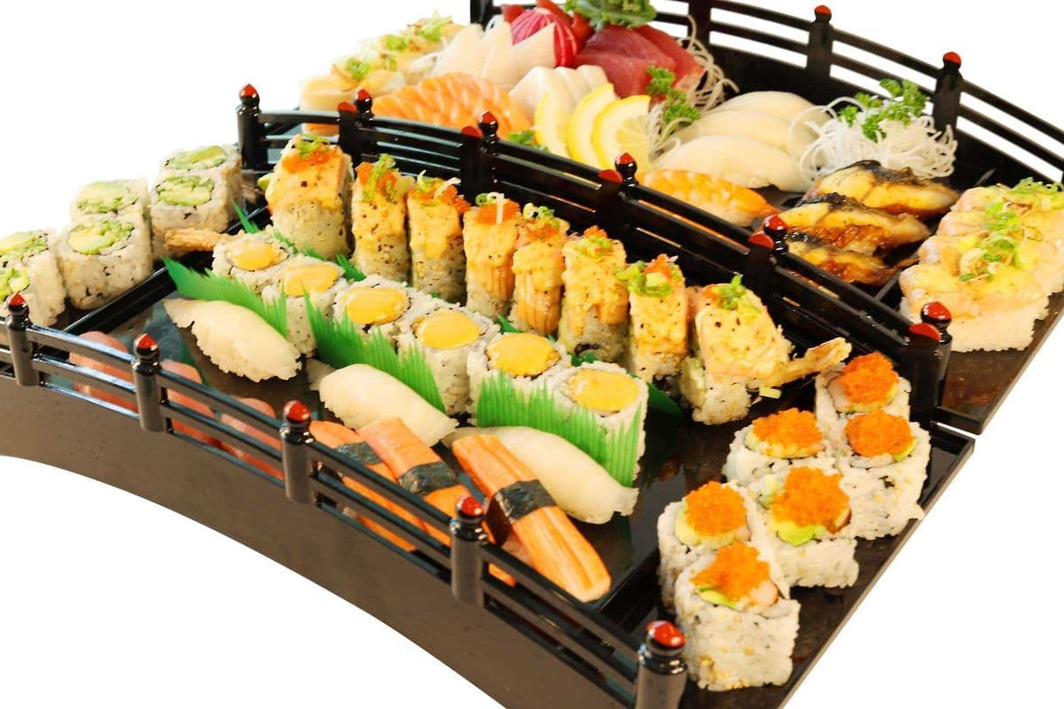 P2. Sashimi Sushi Roll Tray B - 70 pcs