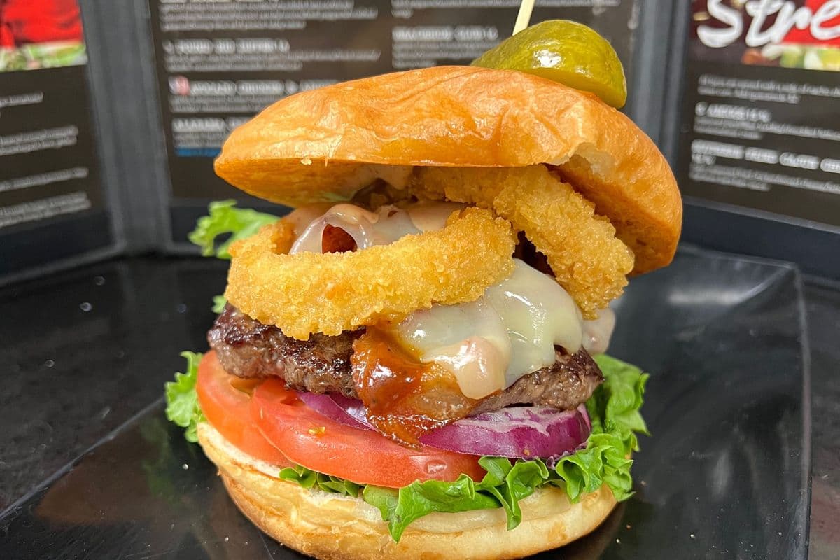 Steakhouse Peppercorn Burger