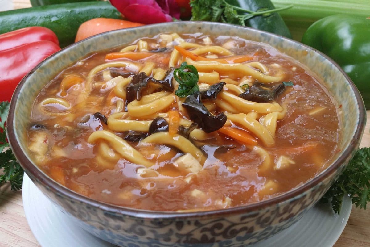 Small Hot and Sour Shanghai Noodle Soup 酸辣汤粗面