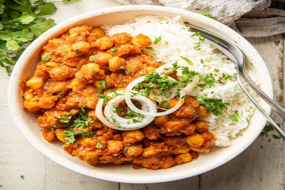 Chana Masala with Naan & Rice
