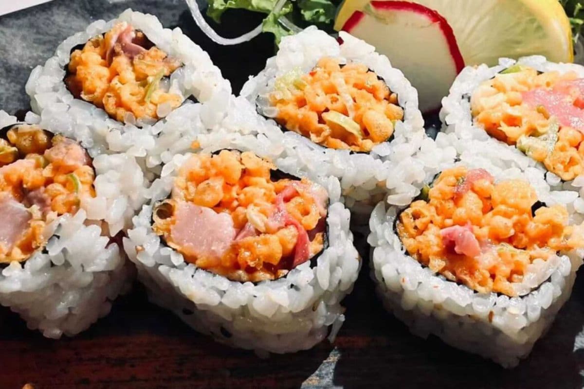 Hamachi Roll