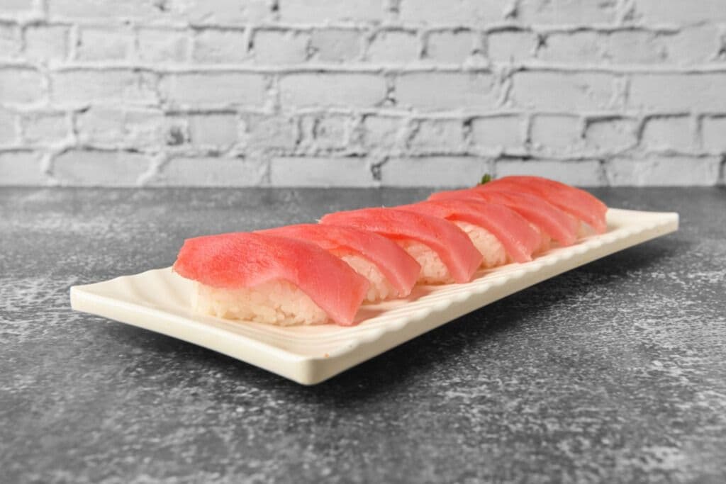 S20. Red Tuna Sushi (6 pcs)