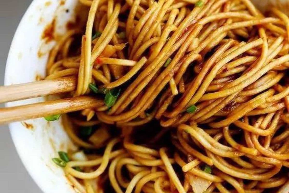 A9. Wuhan Hot Dry Noodle 武汉热干面