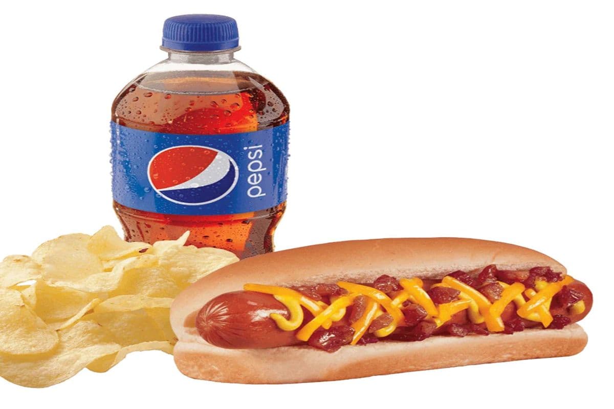 Hot Dog au Chili et Fromage / Hot Dog with Chili and Cheese Combo