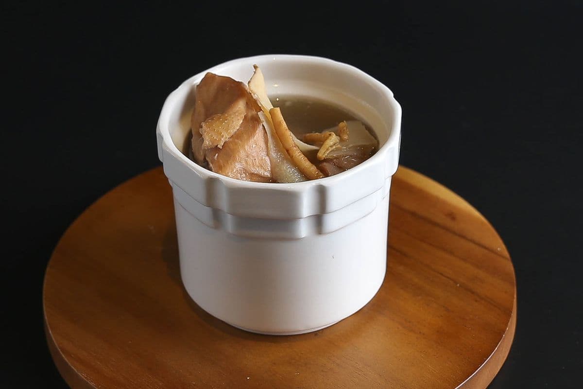 SP1. Ginseng Chicken Soup 滋補人參燉雞湯