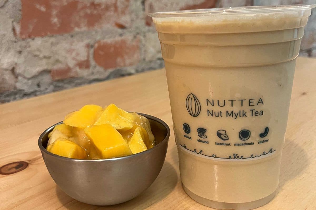 Mango Nut Mylk Smoothies