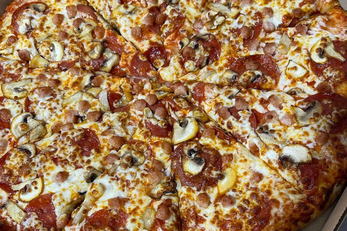 Bacon Cheeseburger Pizza