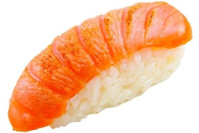 N5. Flamed Salmon Nigiri
