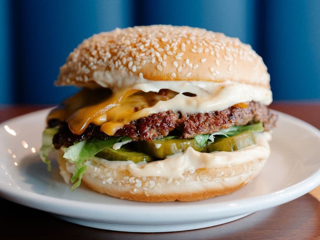Fox Cheeseburger