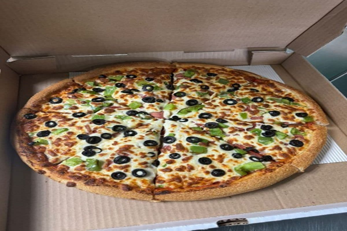 Deluxe Pizza