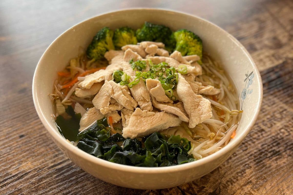 S04.Soupe Repas Vermicelle aux Poulet/Chicken Rice Noodle Soup