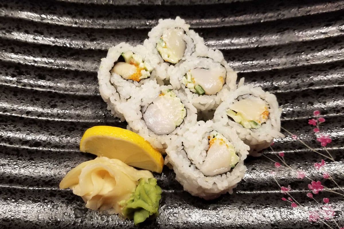 Chopped Scallop Roll (8 pcs)