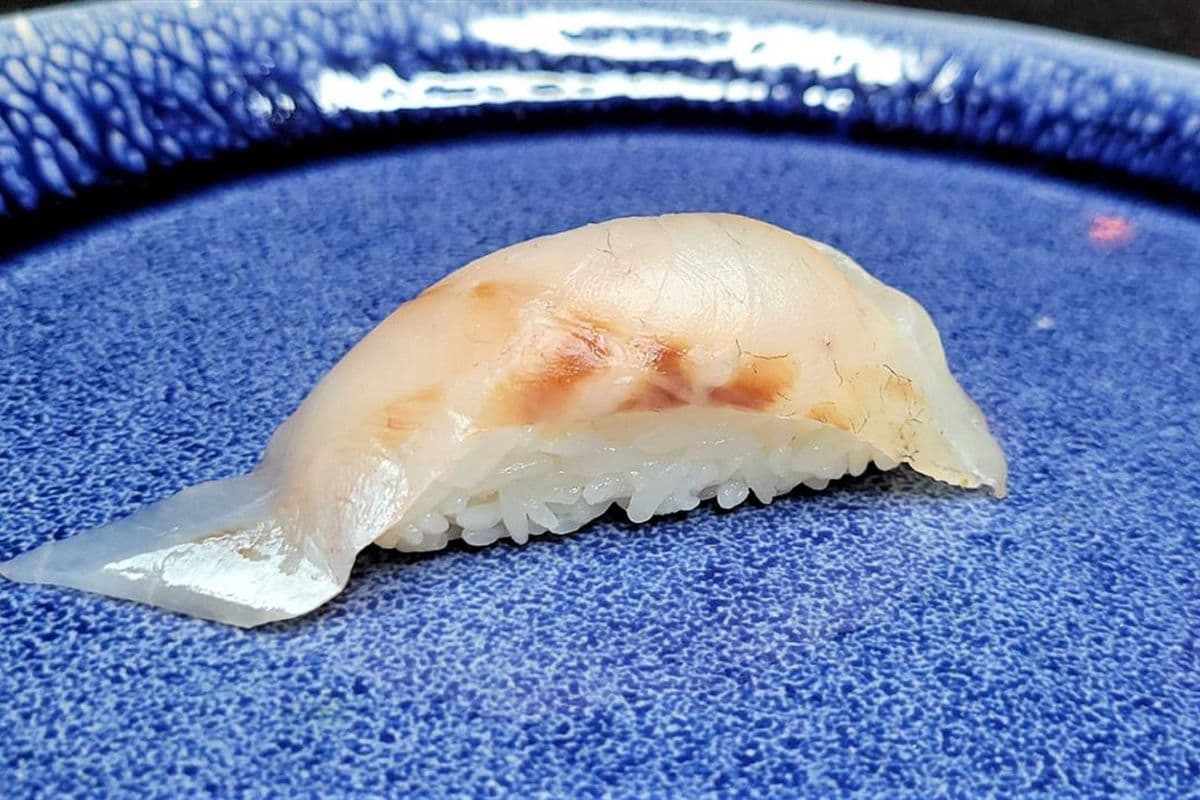 Torched Scallop Sushi (2pc)