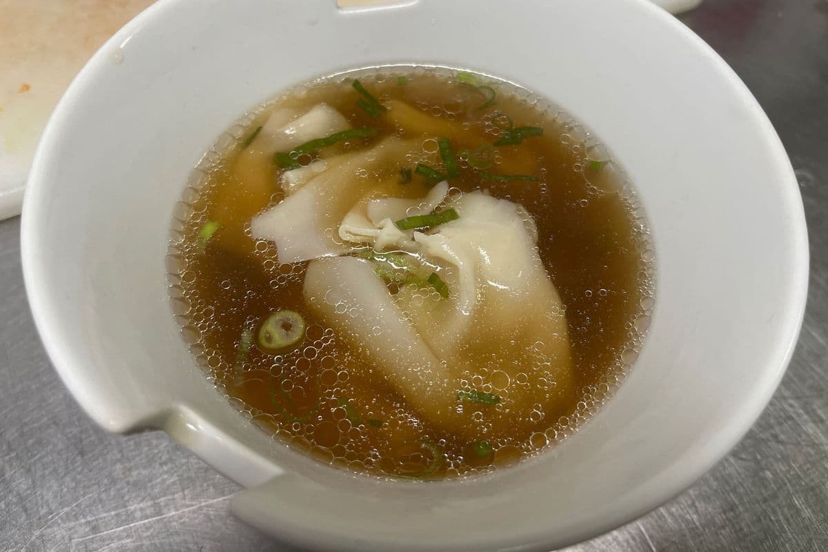 Wonton Soup (8pcs)