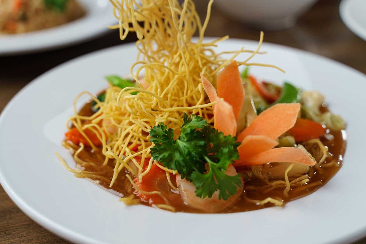 Crispy Noodles in Gravy (Laad Nah)