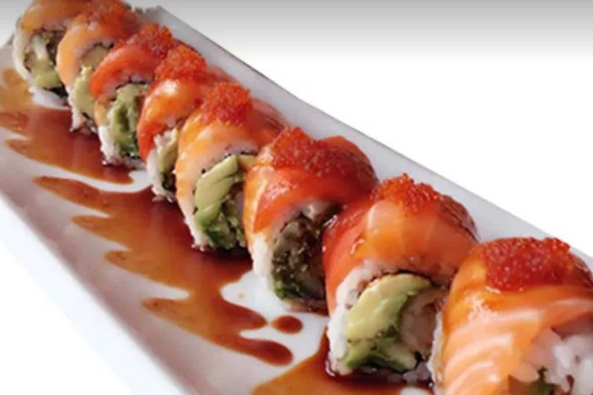 4. Red Dragon Special Roll (8 pcs)