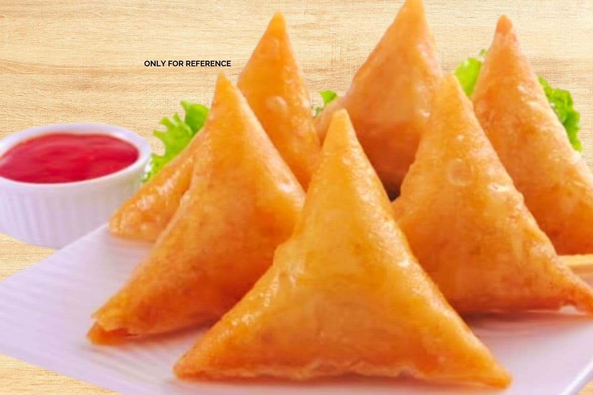 Vegetable Samosa (1 pc)