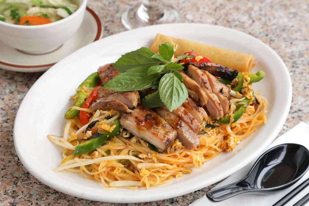 Combo E - Pad Thai Grilled Chicken