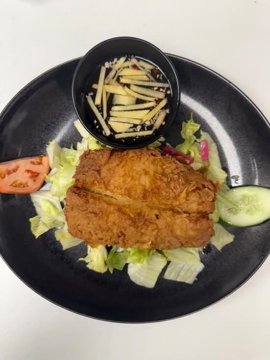 V7.Poisson Frit avec Sauce de Poisson et Gingembre / Fried Fish with Fish Sauce and Ginger
