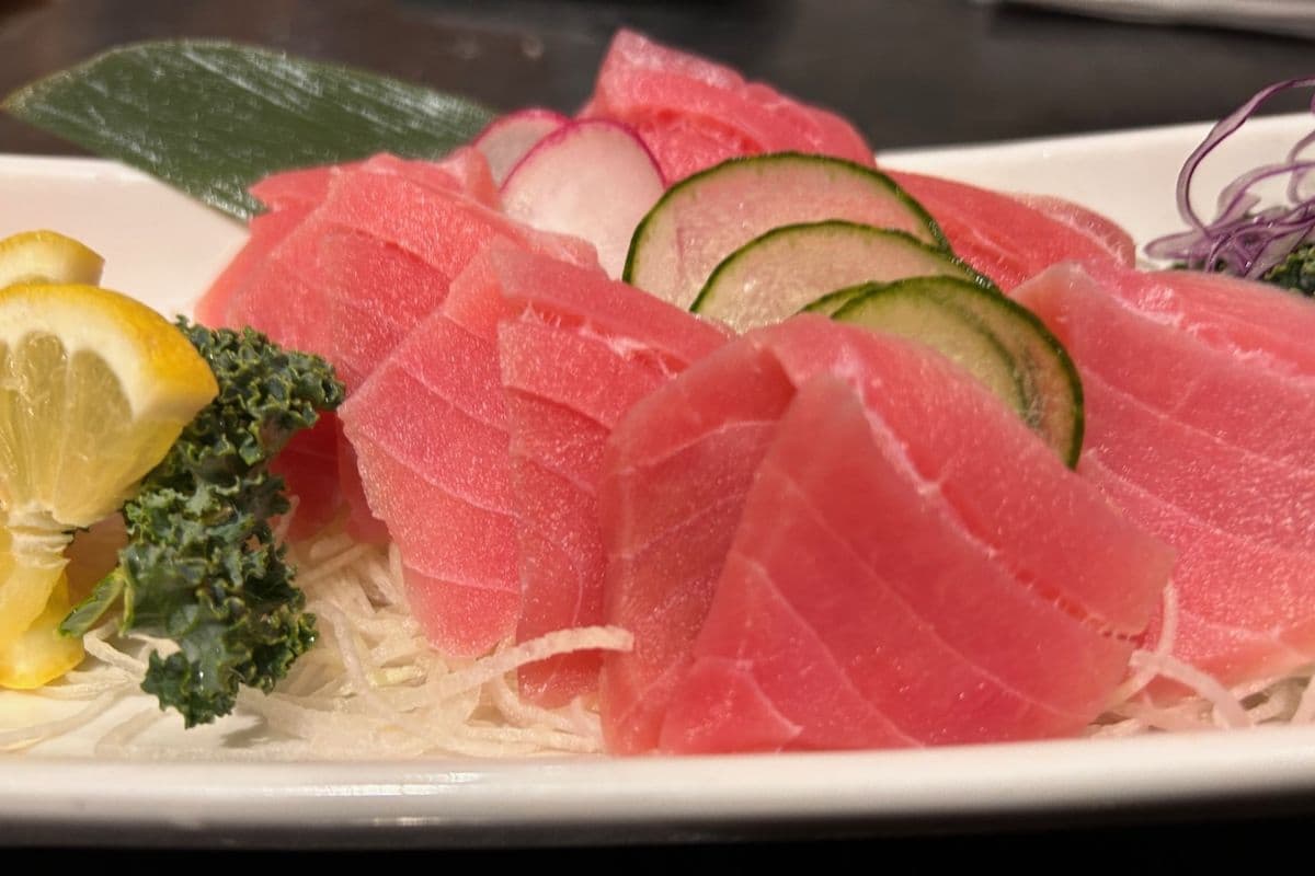 Red Tuna Sashimi (6 pcs)