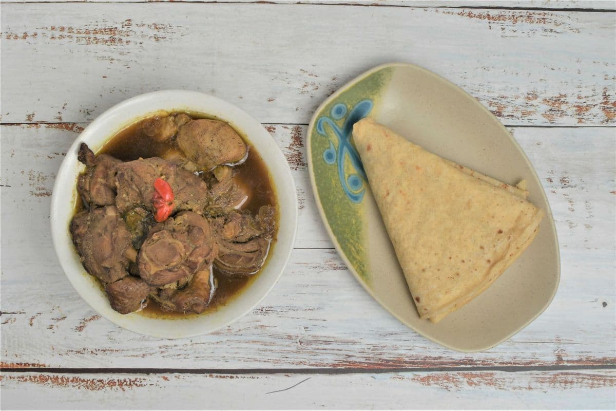 Chicken Curry with Rice or Dhalpurie