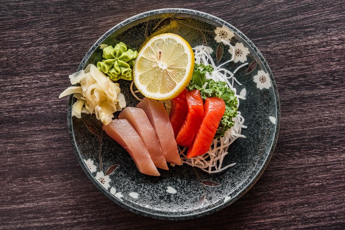 114. Appetizer Sashimi (6 pcs)