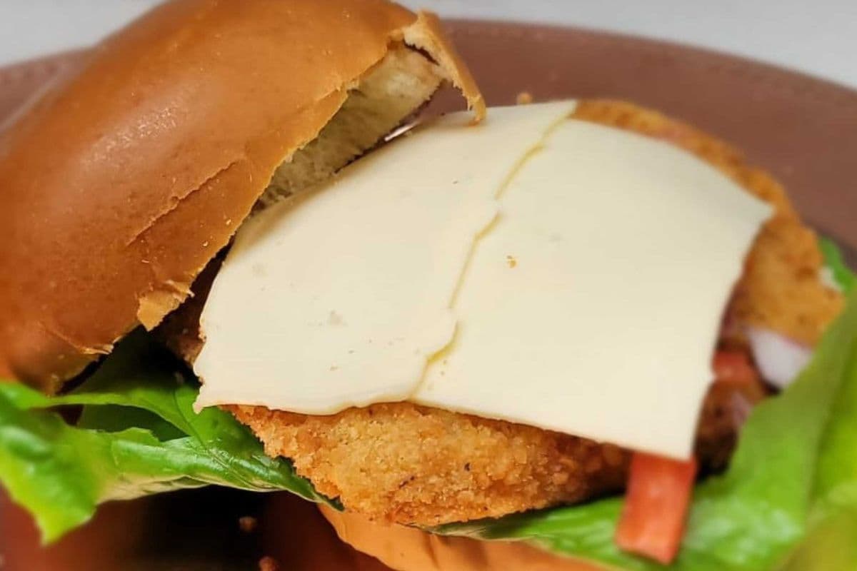 Crispy Classic Chicken Burger