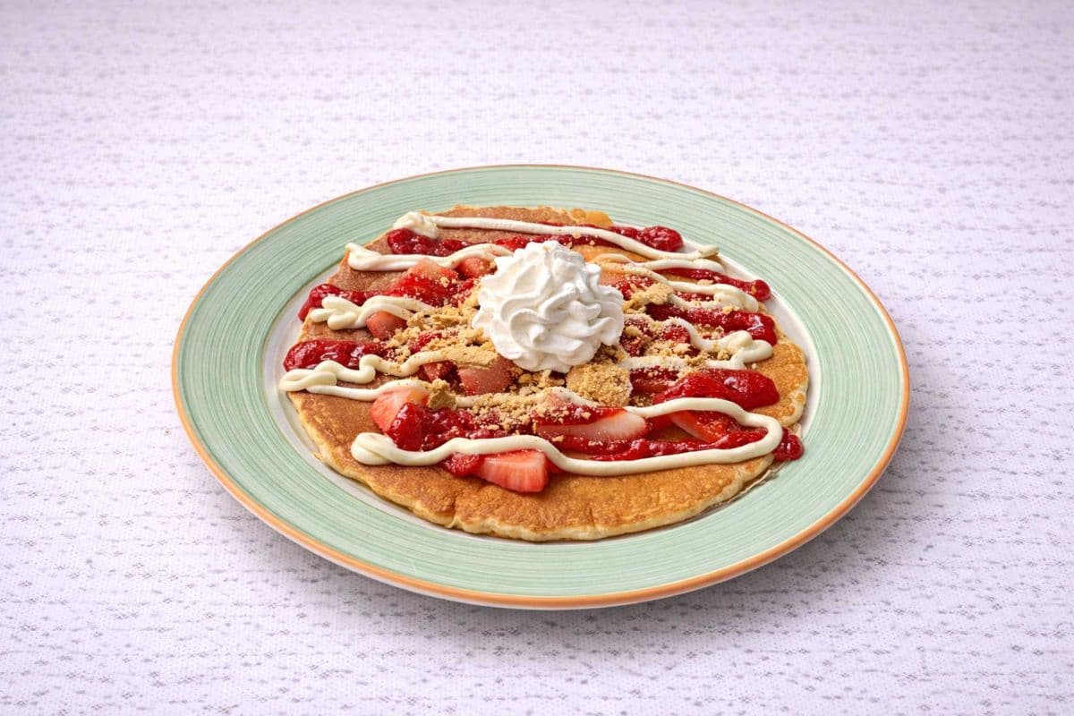 STRAWBERRY CHEESECAKE PANCAKE (One Pancake)