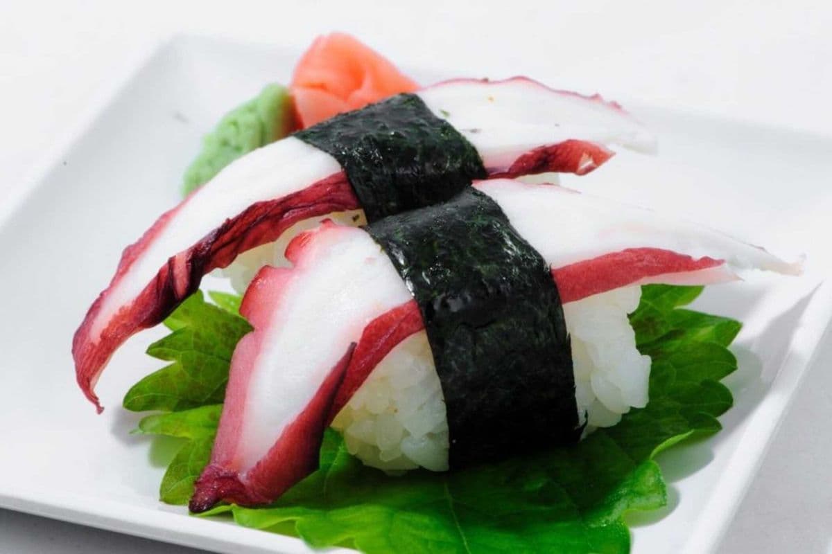 Tako (Octopus) (2 Pieces)