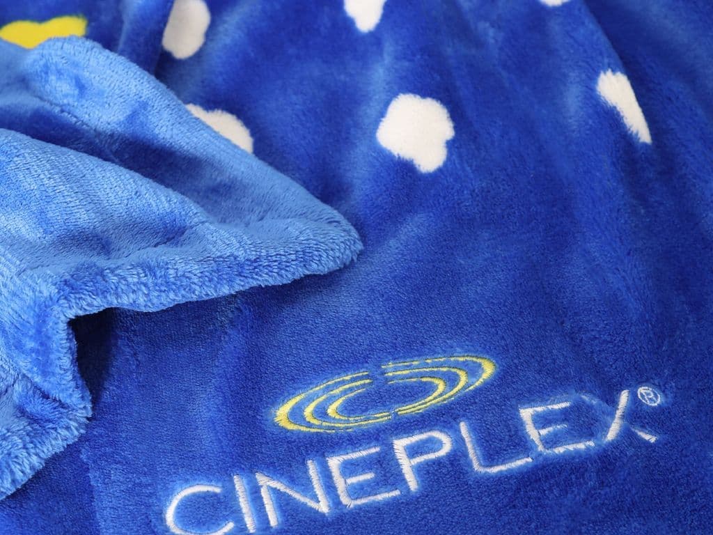 Couverture Cineplex / Cineplex Blanket