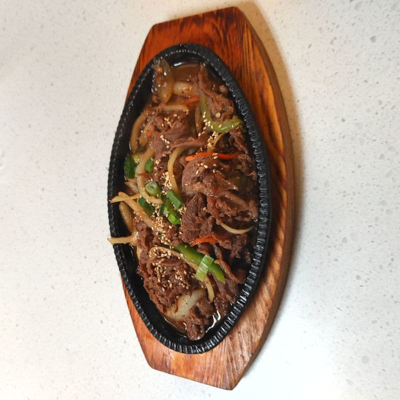 Bulgogi (Sweet BBQ Beef) Soup (뚝배기불고기 / 砂烤牛肉)
