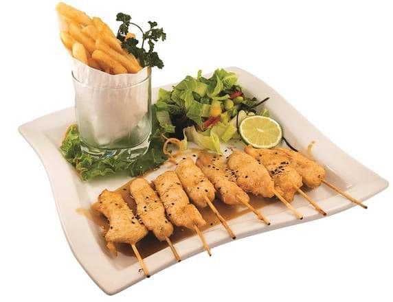 W4. Chicken Skewers with Fries
