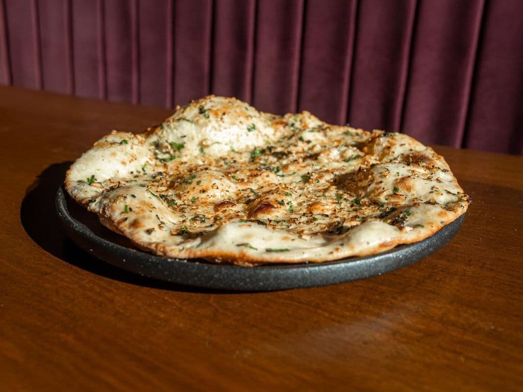 GARLIC NAAN