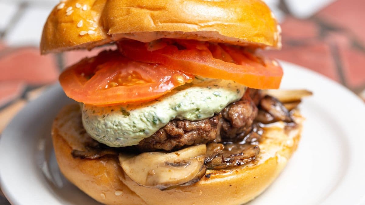 Burger à l'agneau au trou / Lamb Burger at the Hole