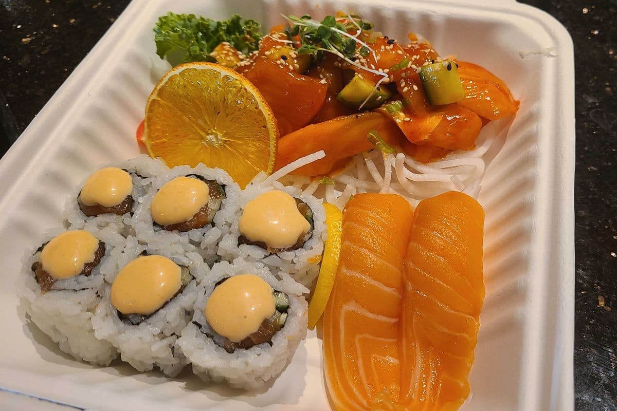 Spicy Combo (Tuna or Salmon)