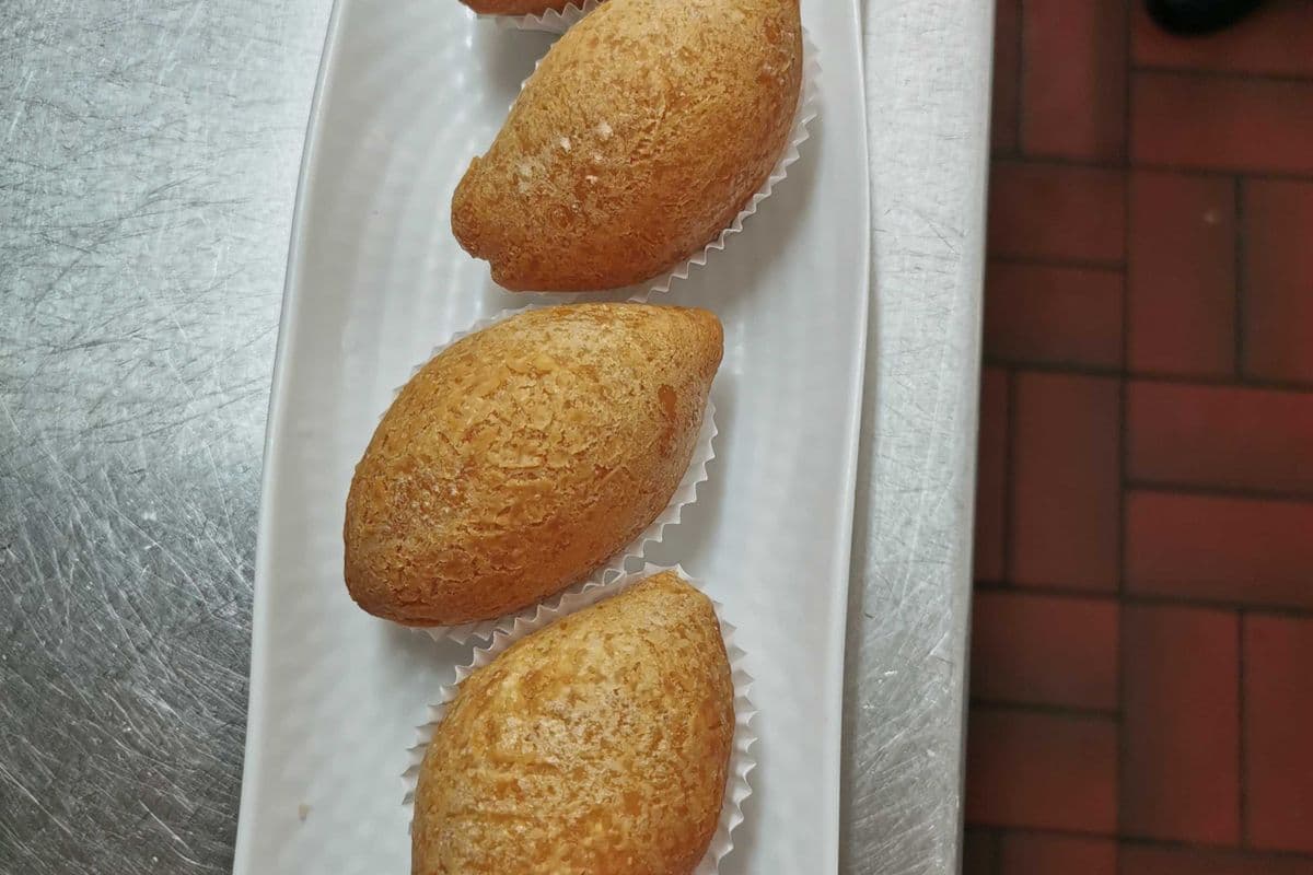 18. Deep-Fried Minced Pork&Shrimp Dumplings 安虾咸水角