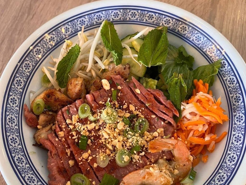 Nem Nướng (grilled pork) Vermicelli