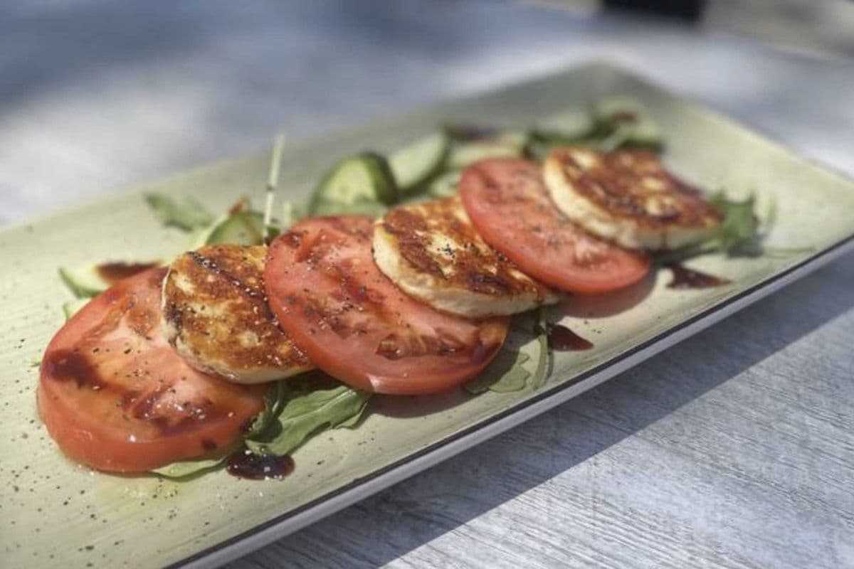Grilled Halloumi Salad