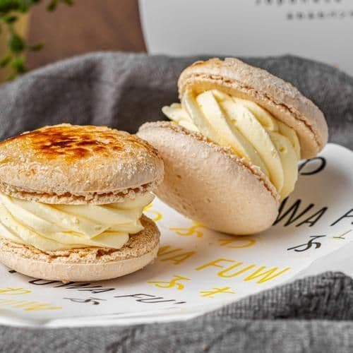 9 Macarons