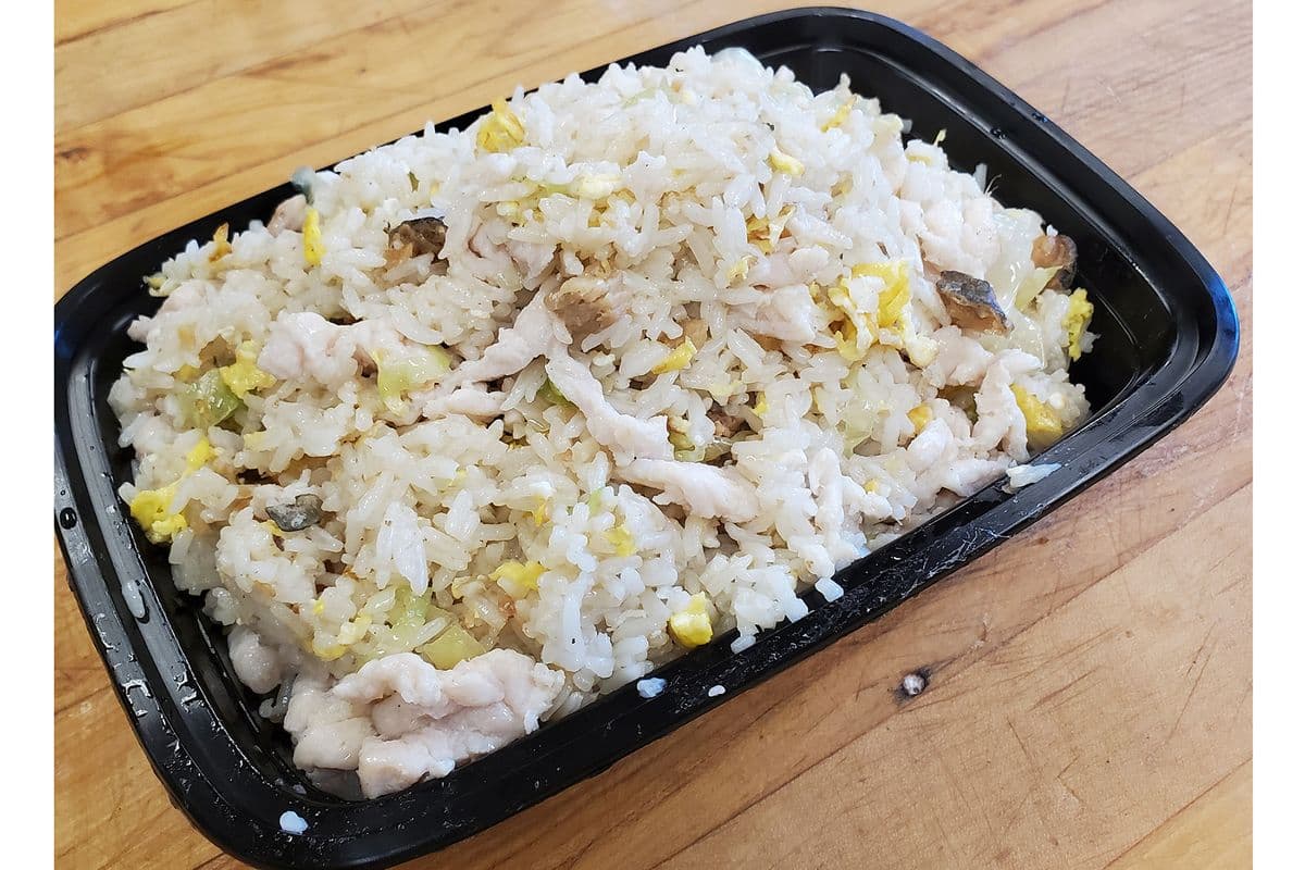 610-Riz frit avec poulet et poisson salé 咸鱼鸡粒炒饭