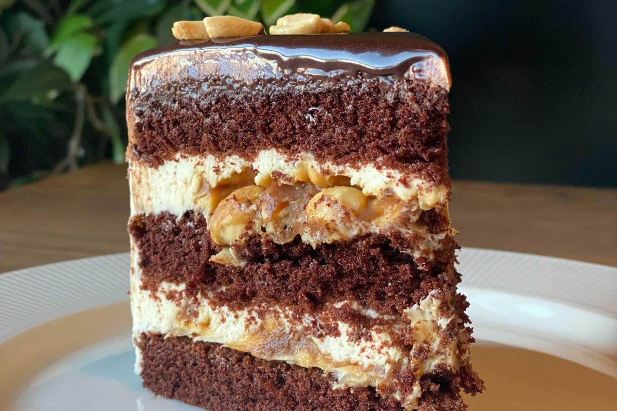 Snickers Cake