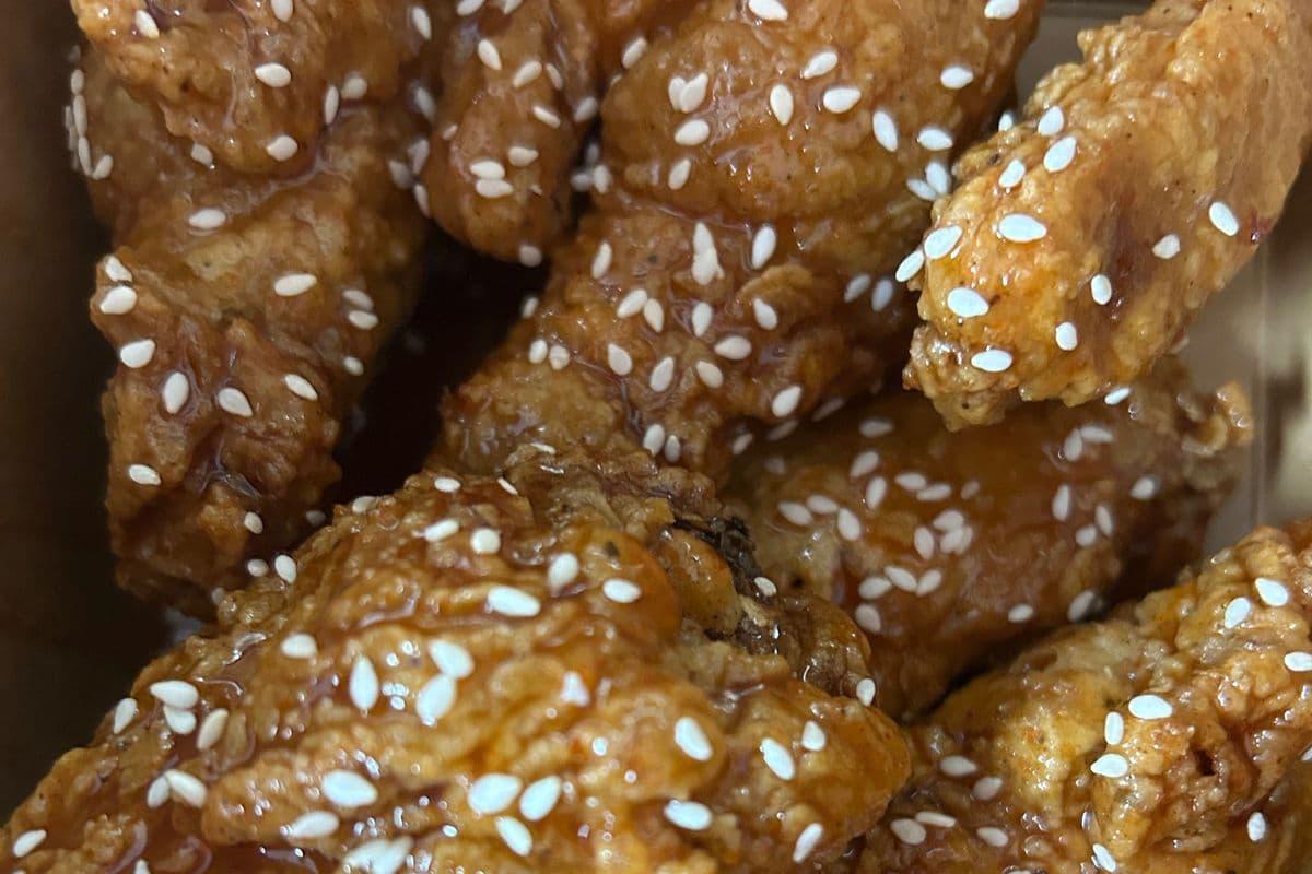 Wings (One Pound-(Choice of only ONE flavour per pound)