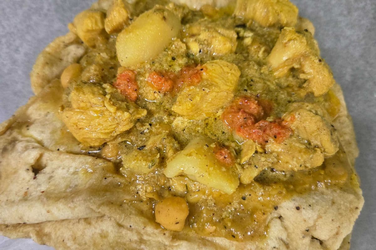 Curry Chicken Doubles