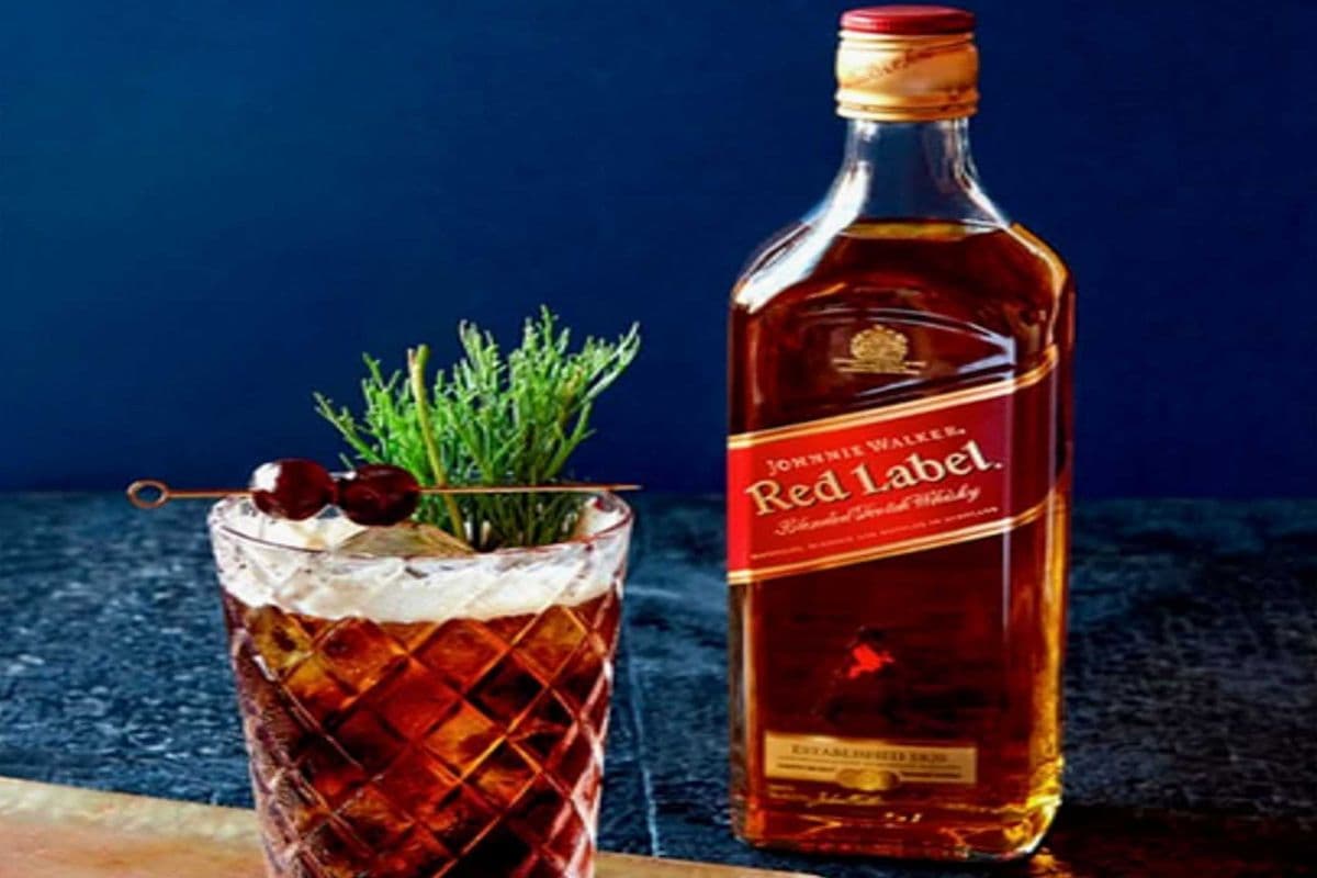 JOHNNIE WALKER RED LABEL (1 x 750 ML)