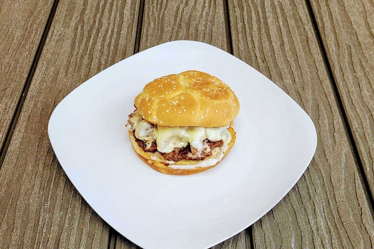 Mushroom Swiss Burger (5 oz)