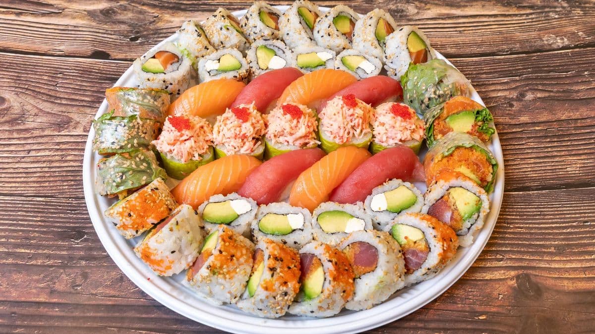 Plateau Kibo | 50 mcx | 5-6 personnes / Plateau Kibo - 50 pieces | Serves 5-6