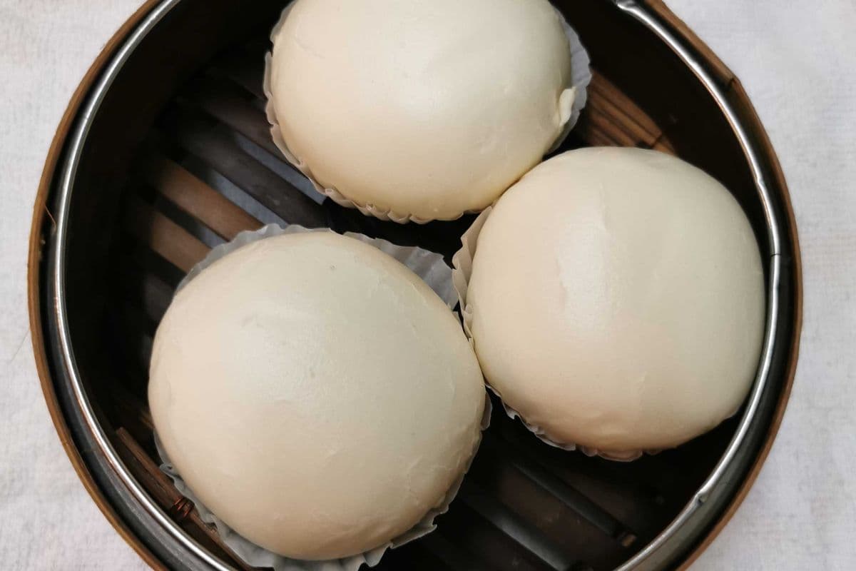 14. Steamed Salted Egg Yolk Custard Bun 御厨流沙包