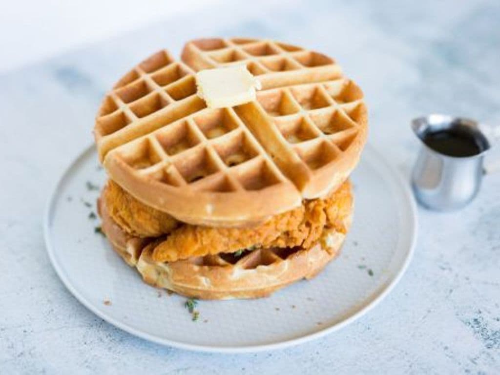 CHICKEN N' WAFFLES