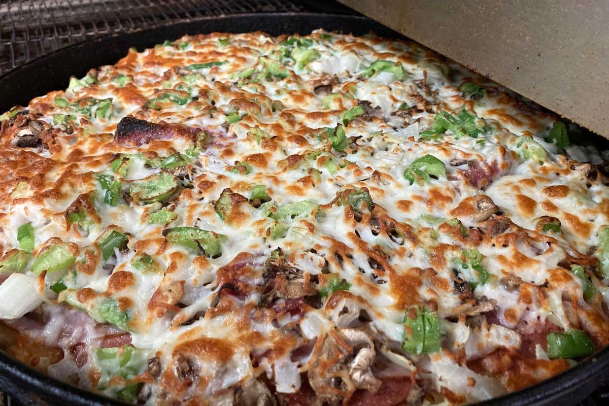 15" X-Large Western Round Up Pizza