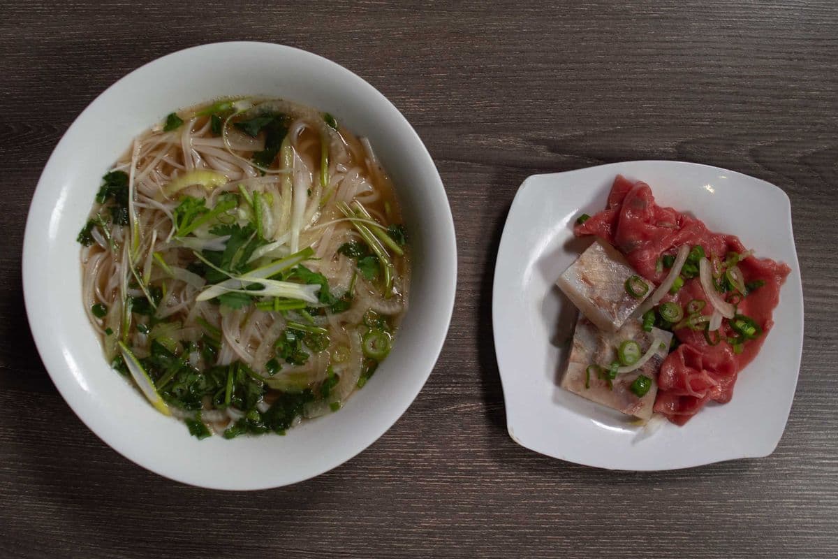 P5. Large Rare Beef and Tendon Pho Noodle Soup